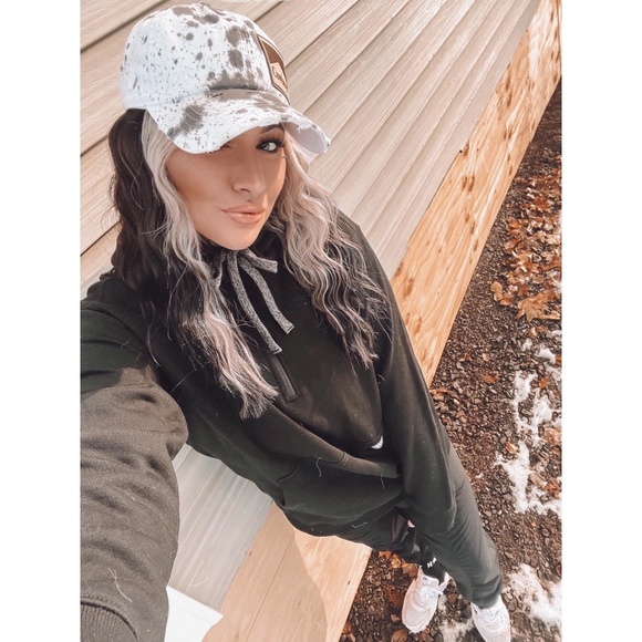 Meet your Posher, Sami 🫶 - Picture 1 of 1